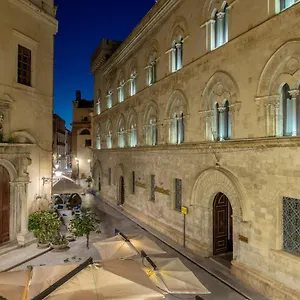 **** Aparthotel Fiveplace Design & Italia